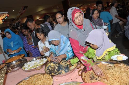 KL42_14092012_AIDILFITRI