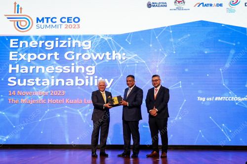 DATUK SERI REEZAL MERICAN NAINA MERICAN