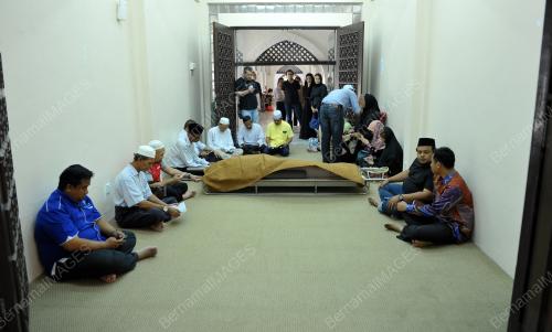 KL42_15012015_PENTERJEMAH_MENINGGAL