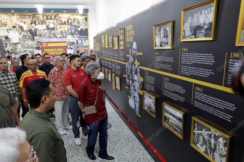 SULTAN SELANGOR SULTAN SHARAFUDDIN IDRIS SHAH