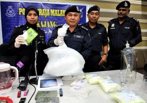 KL42_15042013_POLIS