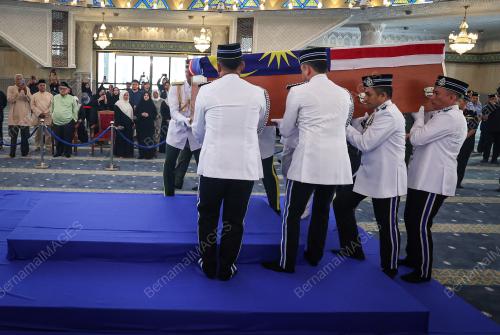 TUN ABDULLAH AHMAD BADAWI