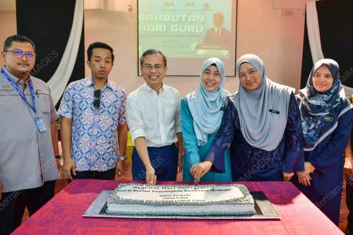 FAHMI FADZIL
