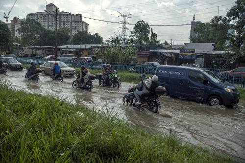 TINJAUAN HUJAN SEKITAR KUALA LUMPUR