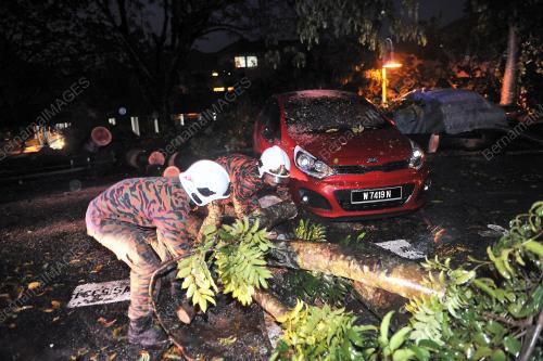KL42_17012017_BANJIR_UIA