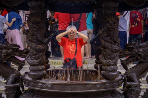 TINJAUAN SAMBUTAN TAHUN BARU CINA