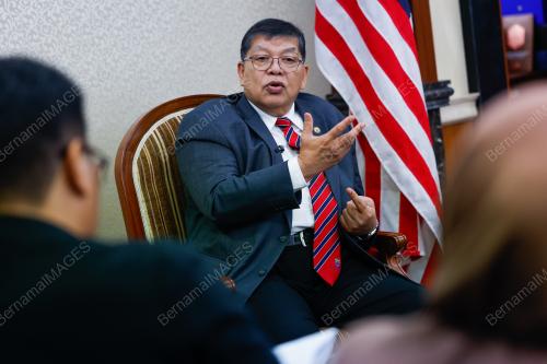 TAN SRI JOHARI ABDUL