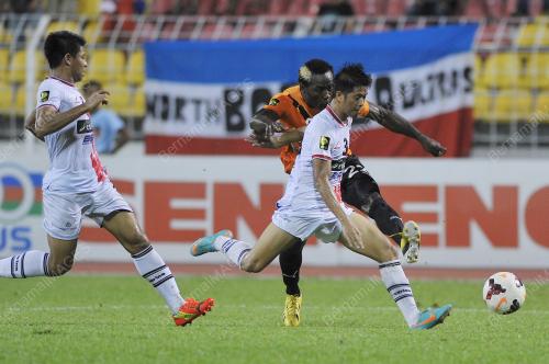 KL42_18042014_BOLA
