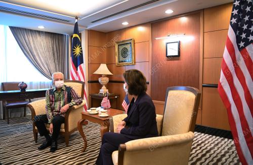 DATUK SERI ISMAIL SABRI YAAKOB