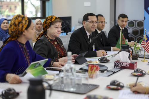 KUNJUNGAN WAKIL MEDIA TURKMENISTAN