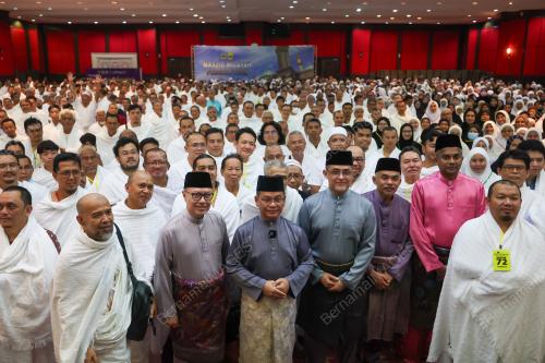 DATUK DR MOHD NA'IM MOKHTAR