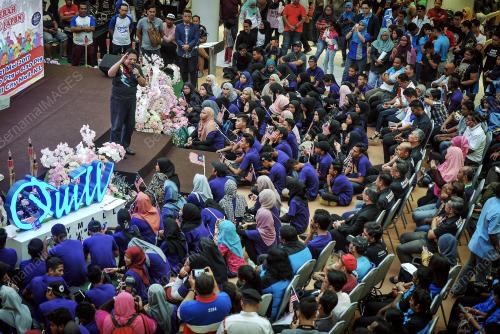 KL42_21052017_BELIA