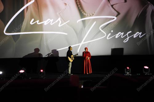 FAZURA DAN ADE GOVINDA