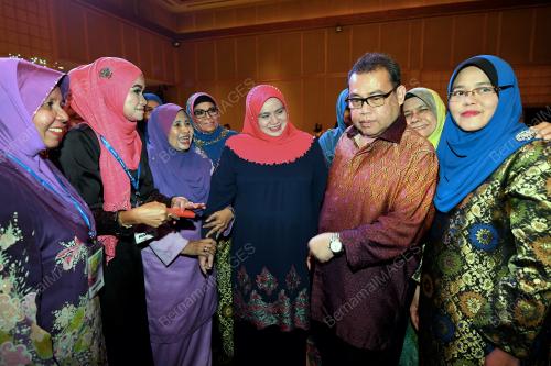 KL42_21122017_WANITA_BN201712204529