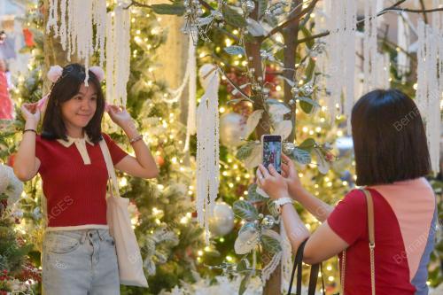 TINJAUAN PERSIAPAN HARI KRISMAS