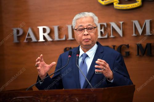 DATUK SERI ISMAIL SABRI YAAKOB