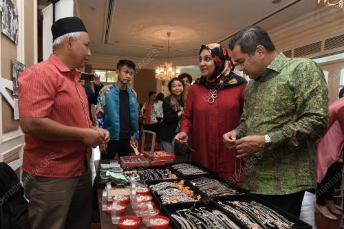 KL42_23112018_SENI_BN201811214294