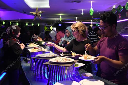 KL42_24042019_RAMADAN