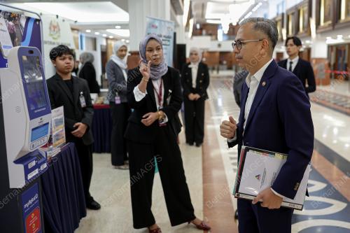 DATUK FAHMI FADZIL