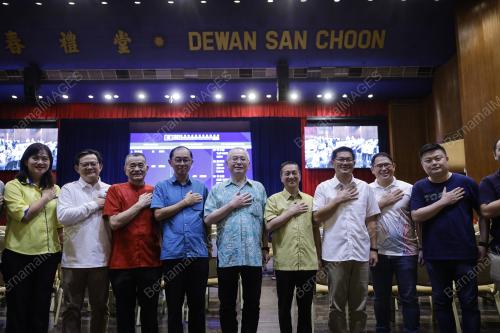 DATUK SERI DR WEE KA SIONG