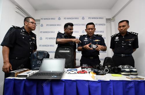 KL42_24102017_POLIS