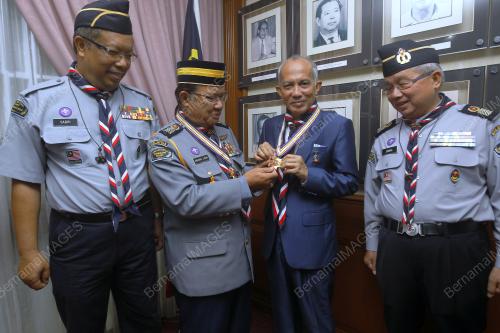 KL42_25092019_PENGAKAP