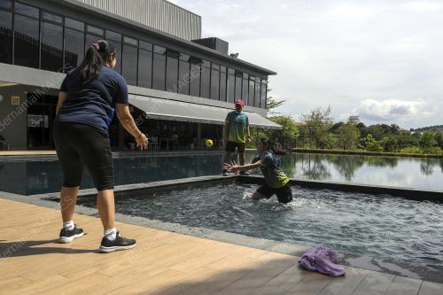 PROGRAM PEMBANGUNAN BAKAT BADMINTON BAGI ORANG PEKAK