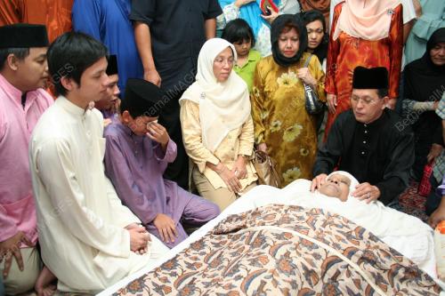 DR ISMAIL MD SALLEH
