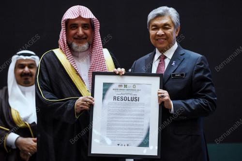 KL42_27112017_TPM_BN201711242402