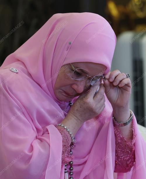 TUNKU AZIZAH AMINAH MAIMUNAH ISKANDARIAH