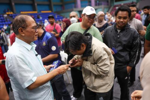 DATUK SERI WAN ROSDY WAN ISMAIL