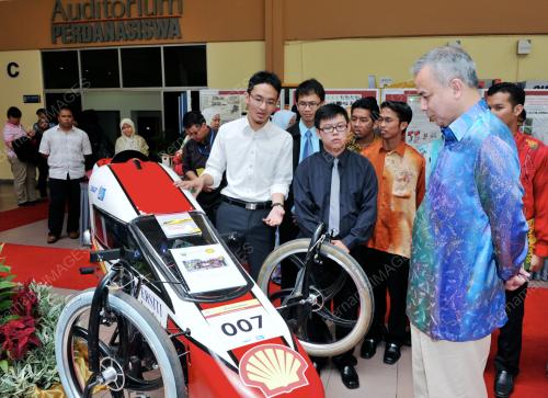 RAJA MUDA PERAK RAJA DR NAZRIN SHAH