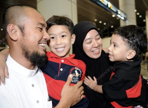 KL43_01112012_HAJI_PULANG