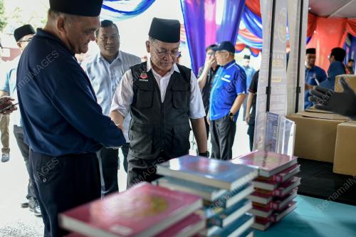 DATUK DR MOHD NA'IM MOKHTAR