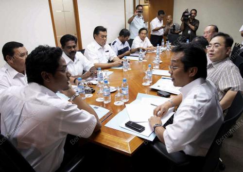 KHAIRY JAMALUDDIN
