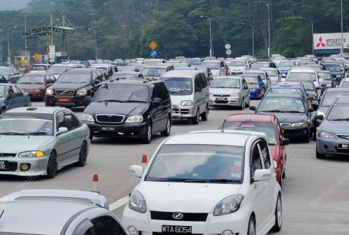 PLAZA TOL GOMBAK