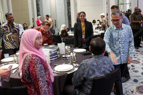 FAHMI FADZIL