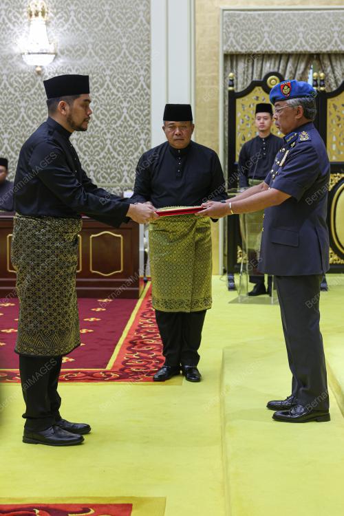 AL- SULTAN ABDULLAH RI'AYATUDDIN AL-MUSTAFA BILLAH SHAH