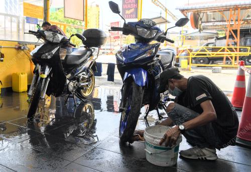 PUSAT CUCI KERETA