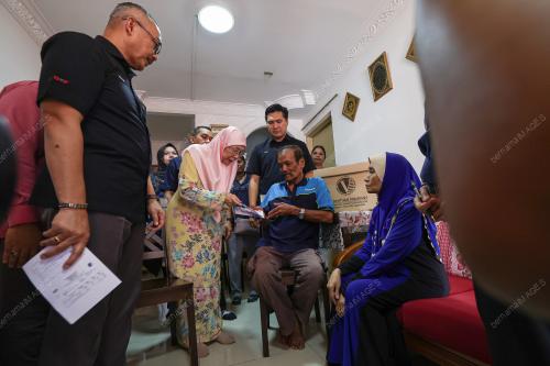 DATUK SERI DR WAN AZIZAH WAN ISMAIL