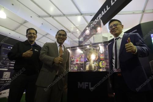 DATO SERI AHMAD FAIZAL AZUMU