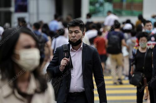 TINJAUAN PEMAKAIAN PELITUP MUKA DI TEMPAT AWAM