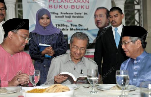 TUN MAHATHIR MOHAMED
