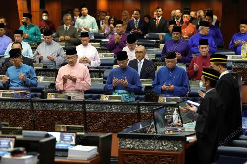 DATUK SERI ISMAIL SABRI YAAKOB