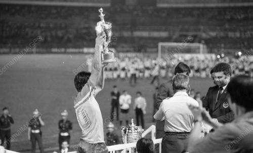 KL43_08072015_PIALA_AKHIR