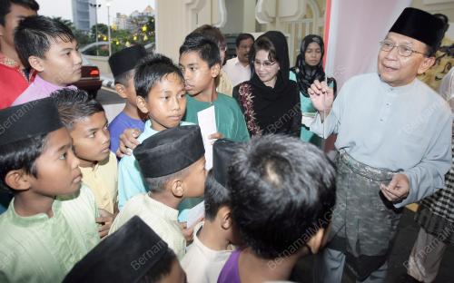 DR RAIS YATIM