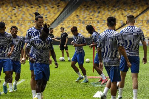 LATIHAN RASMI MENJELANG FINAL PIALA FA