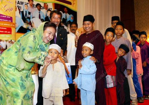 DATIN SERI ROSMAH MANSOR