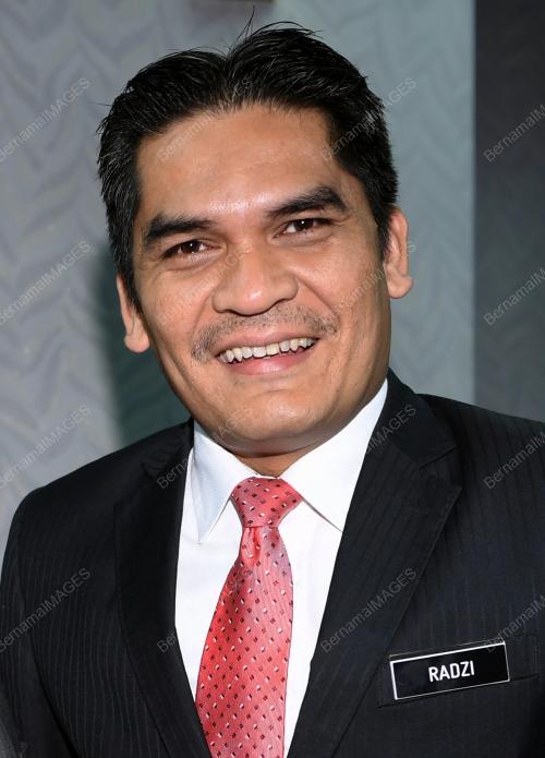 DR MOHD RADZI MD JIDIN