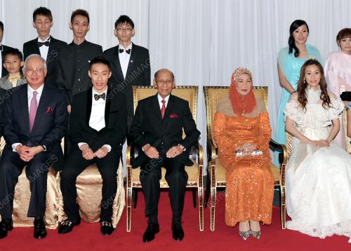 KL43_09112012_AGONG